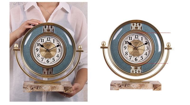 Old-Fashioned Decoration Desktop Clock